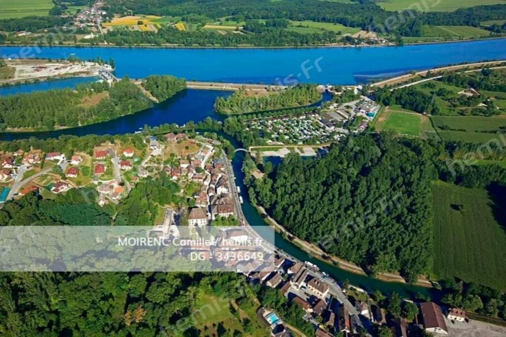 Le Portougais, Chalet A Chanaz, La Petite Venise Savoyarde Eksteriør bilde